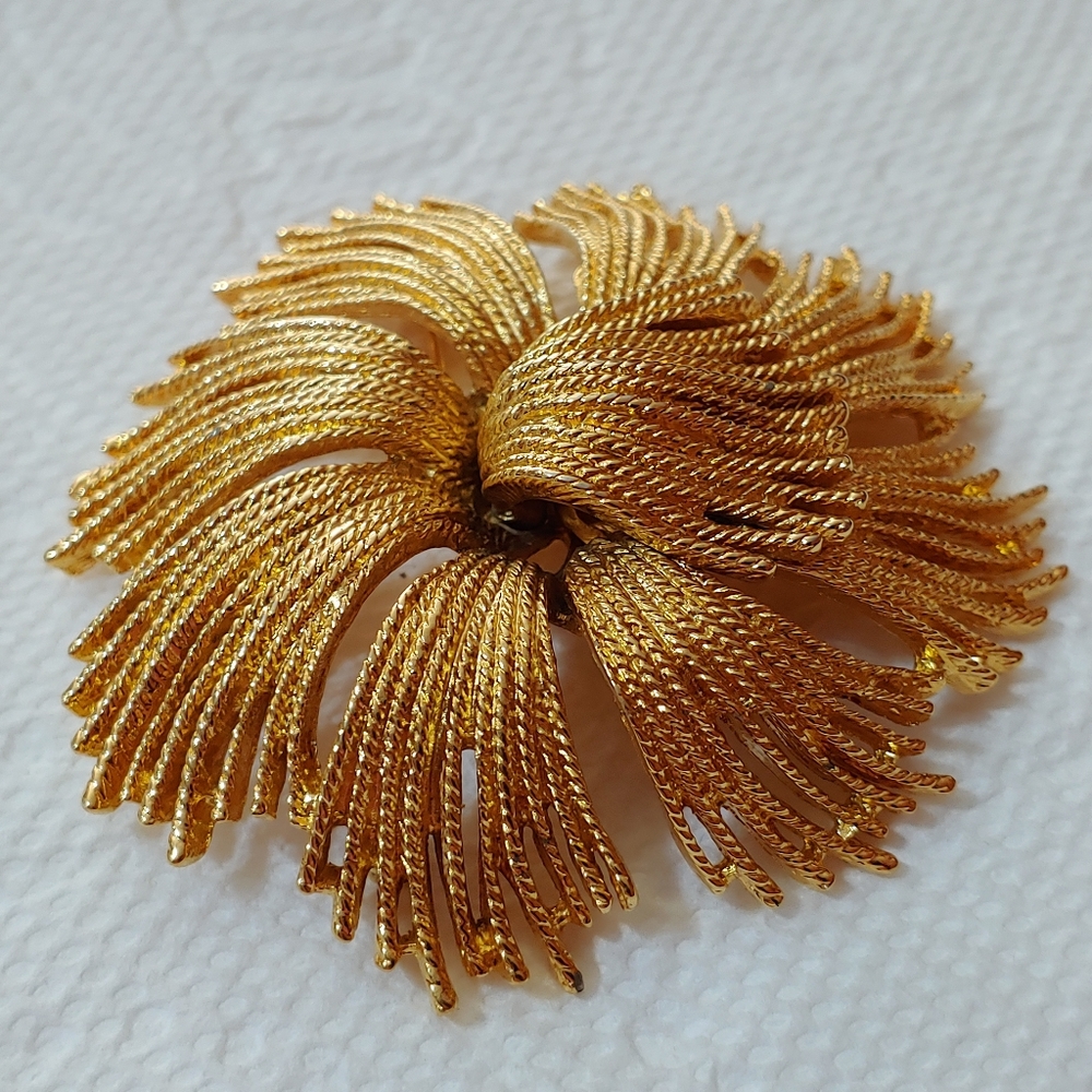Monet 1970s, Large, Fringe Brooch